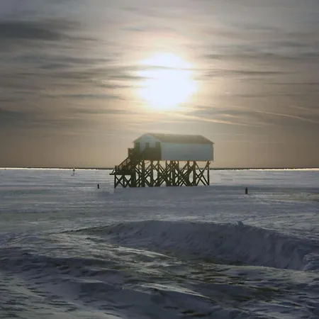 Utholm Апартаменты *